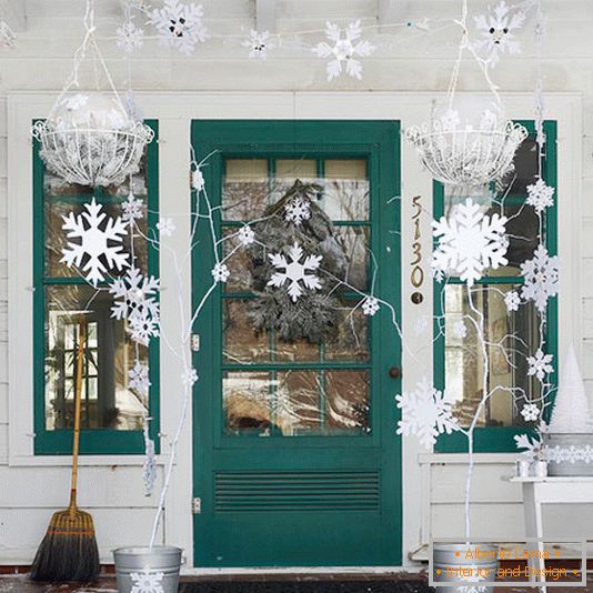 10 idées pour décorer le porche pour Noël