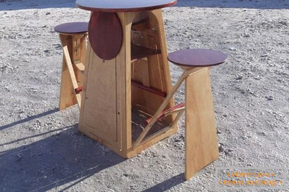 Table pliante modulable avec sièges