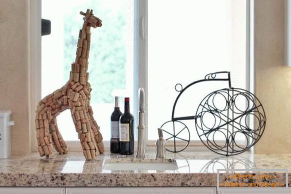 Girafe de bouchons de vin