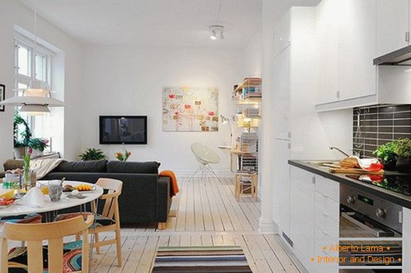 Intérieur d'un petit appartement avec des éléments qui lui apportent confort et attraction