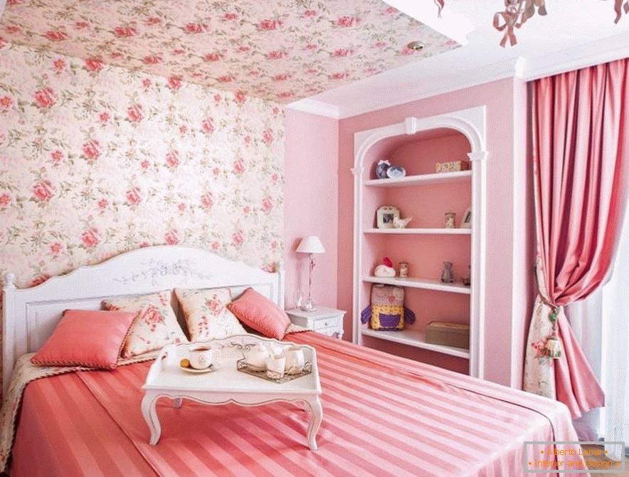 Chambre de couleur rose