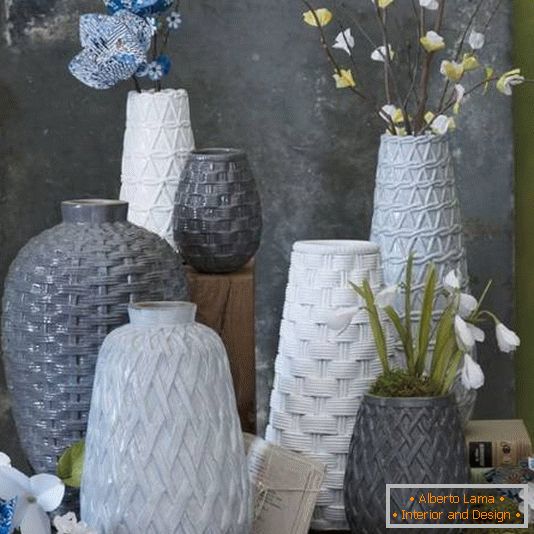 Vases en céramique texturée