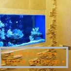 Belle décoration murale avec aquarium