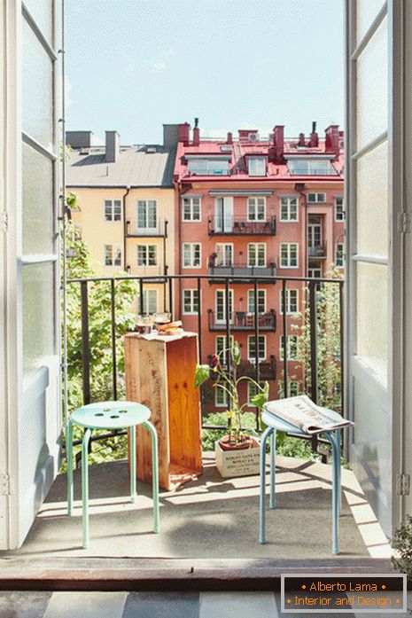 Petit balcon avec vue sur la ville