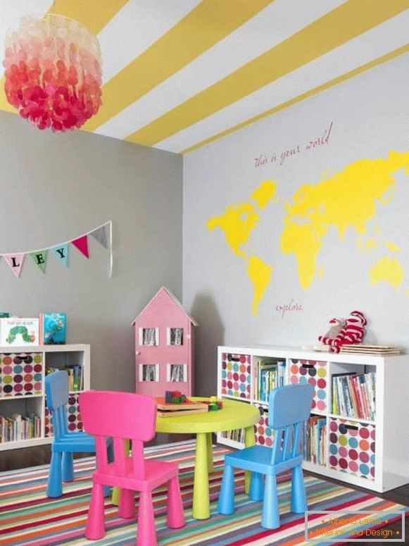 La combinaison de couleurs vives dans la chambre des enfants
