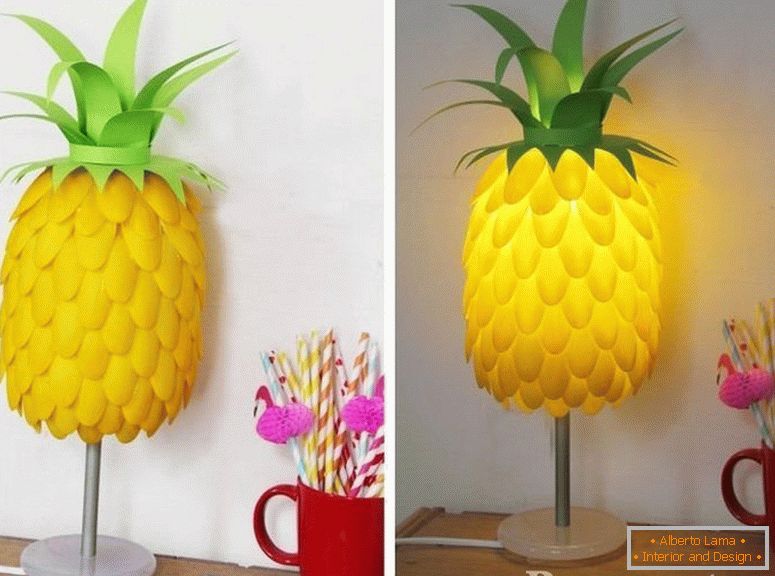 Lampe de table en forme d'ananas