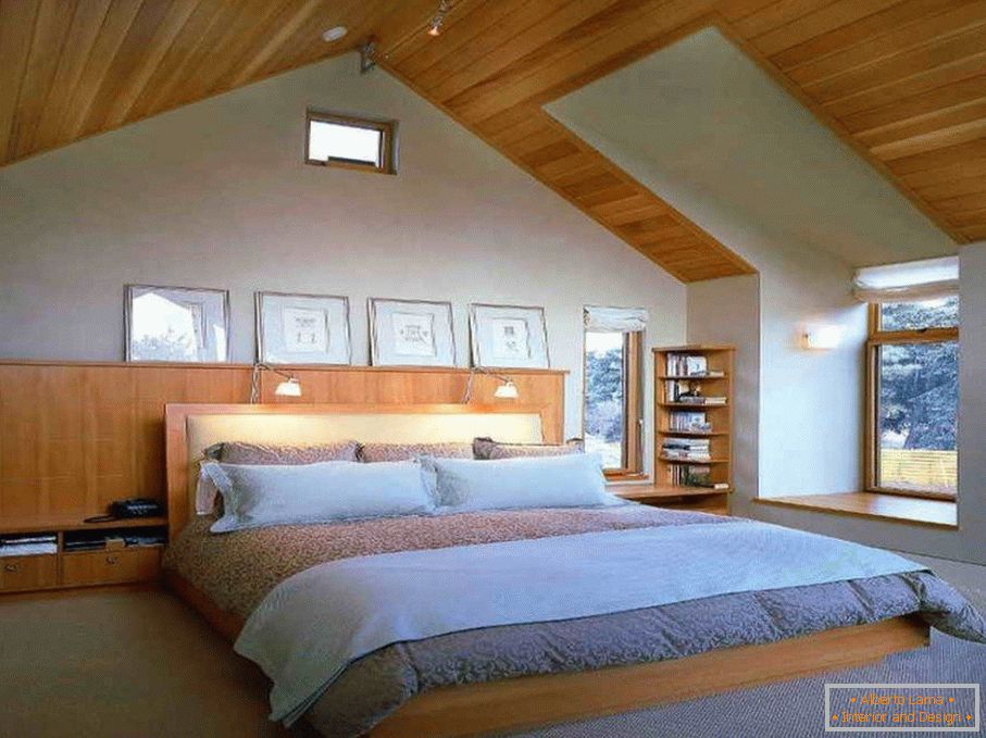Chambre à coucher avec plafond en bois
