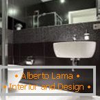 Design de salle de bain en noir avec sol blanc