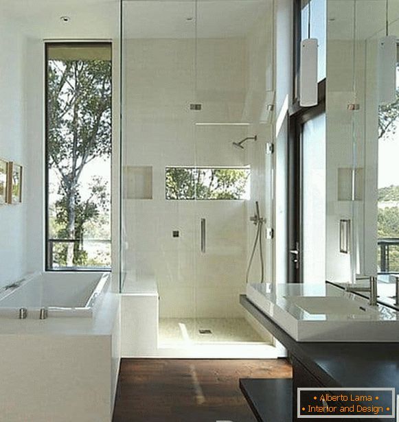Salle de bain avec fenêtre
