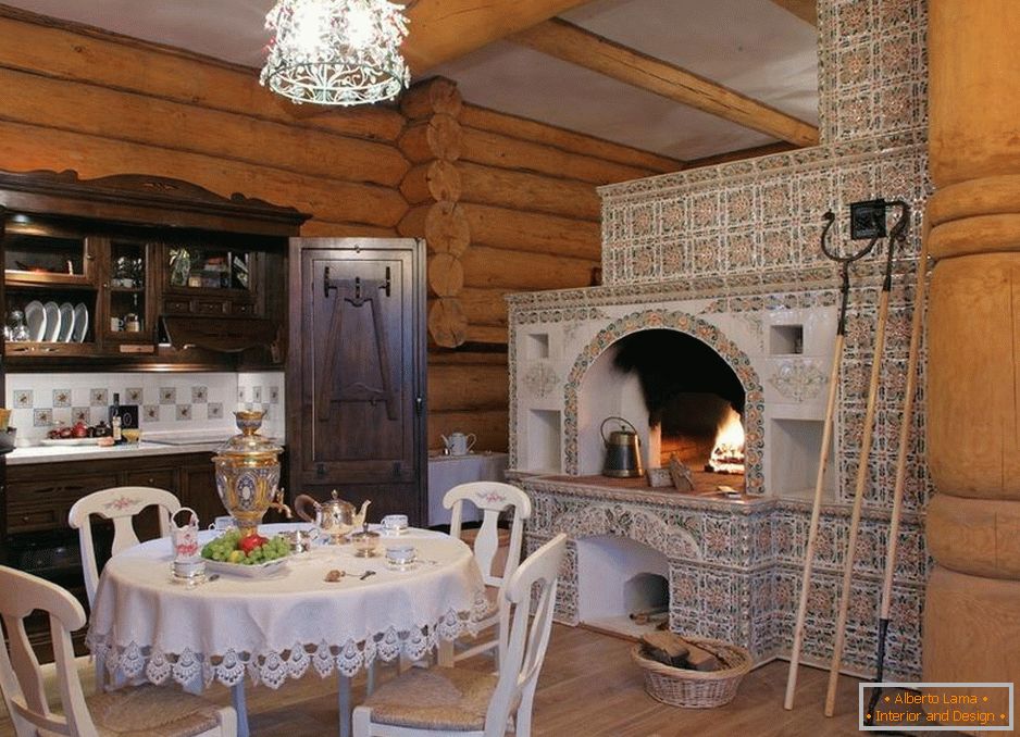 Poêle russe dans la cuisine d'une maison privée