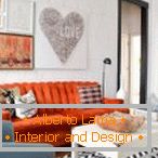 La combinaison de meubles orange et bleu