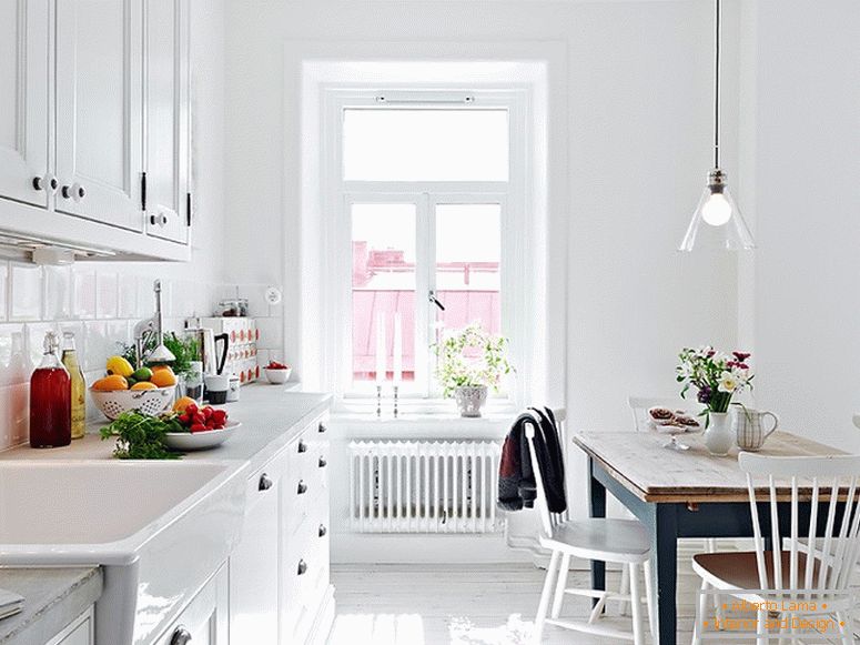 Intérieur des appartements de cuisine modernes en Suède