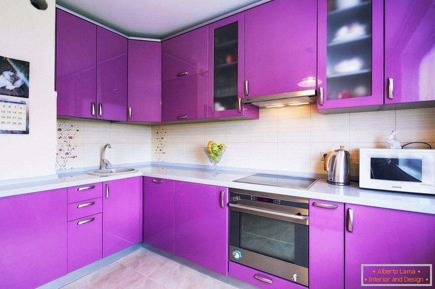 Design de cuisine en coin violet