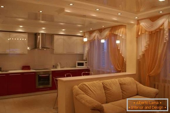 Design d'intérieur de la cuisine du salon dans une maison privée - photo de la cloison