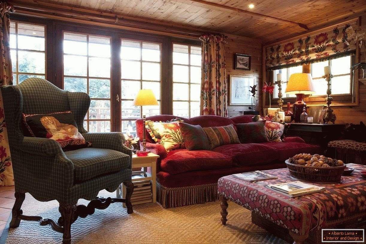 Intérieur du salon dans le style chalet