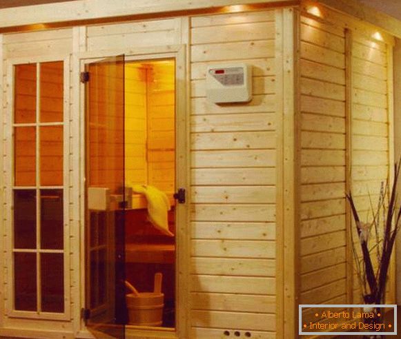 Sauna à l'intérieur d'une maison privée - choisissez des portes vitrées