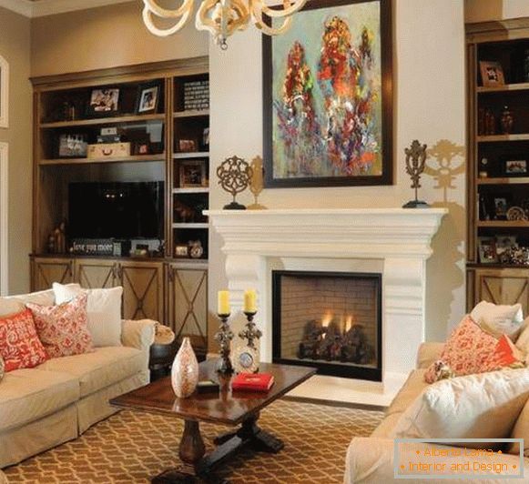 Design luxueux d'un salon avec une cheminée dans l'appartement - photo