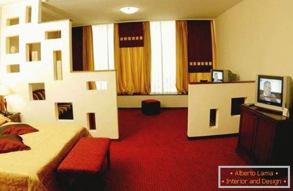 Réparation avec réaménagement et conception d'un appartement de deux pièces à Khrouchtchev