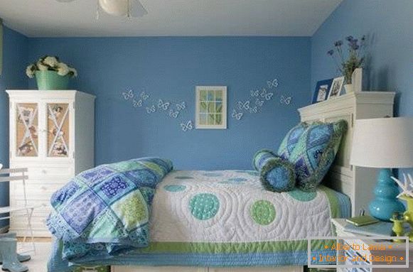 Chambre d'enfant en couleur bleue