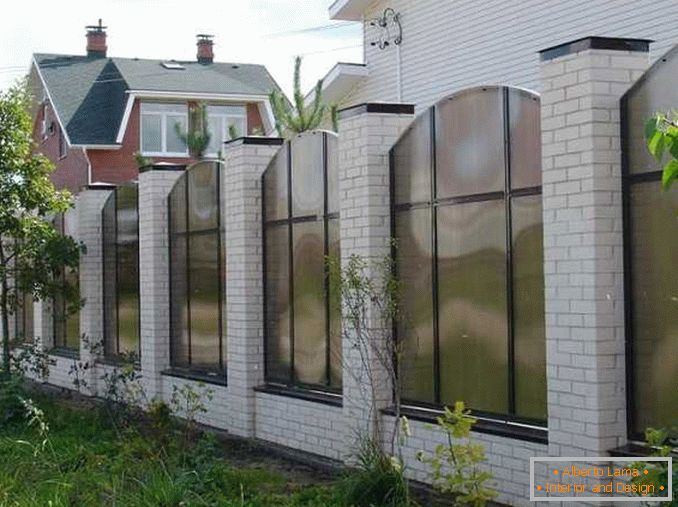 clôture photo pour une maison privée de polycarbonate