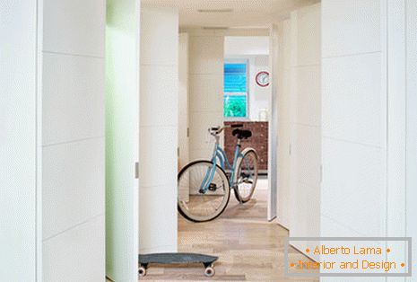 Vélo dans un petit appartement