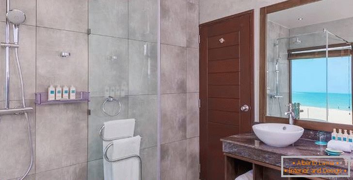 Design de salle de bain à l'hôtel Uga Bay