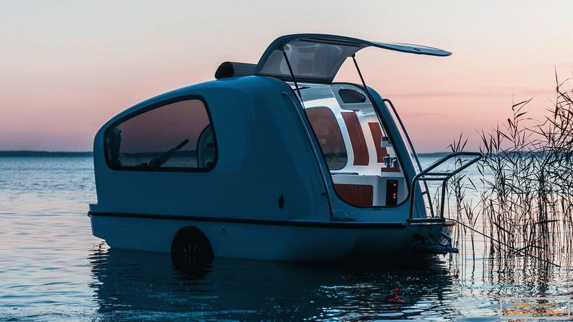 Petit bateau sur roues - camping-car Sealander