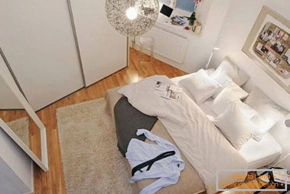 Design de chambre à coucher en couleur ultra blanche