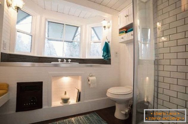Une petite maison de vacances: une salle de bain