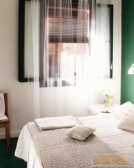 Intérieur de la chambre à coucher de couleur blanc-vert