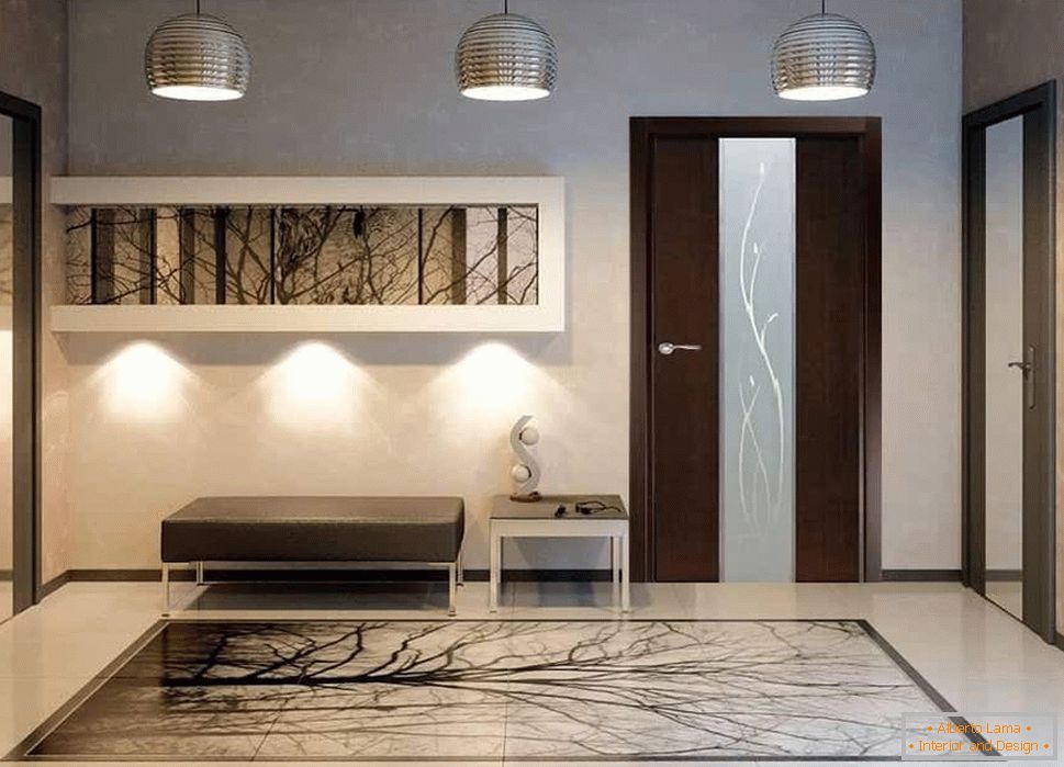 Une chambre dans le style du minimalisme avec une porte sombre