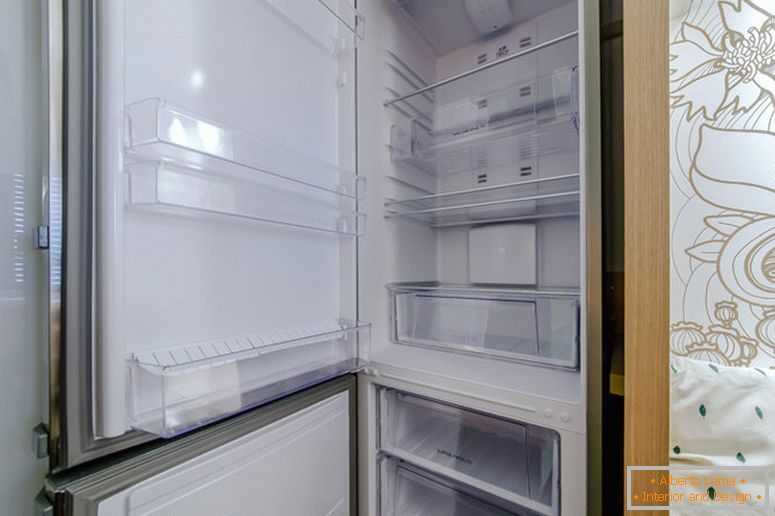 Réfrigérateur moderne в дизайне кухни