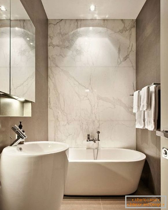 Petite salle de bain en marbre