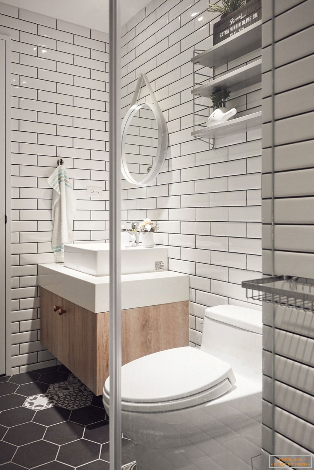 Design d'intérieur d'une petite salle de bain