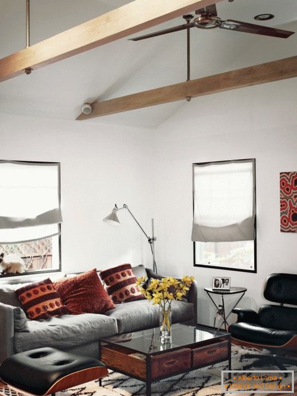 Petit salon confortable avec des meubles design