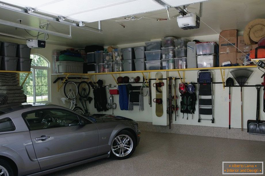 Aménagement d'une salle de stockage dans le garage