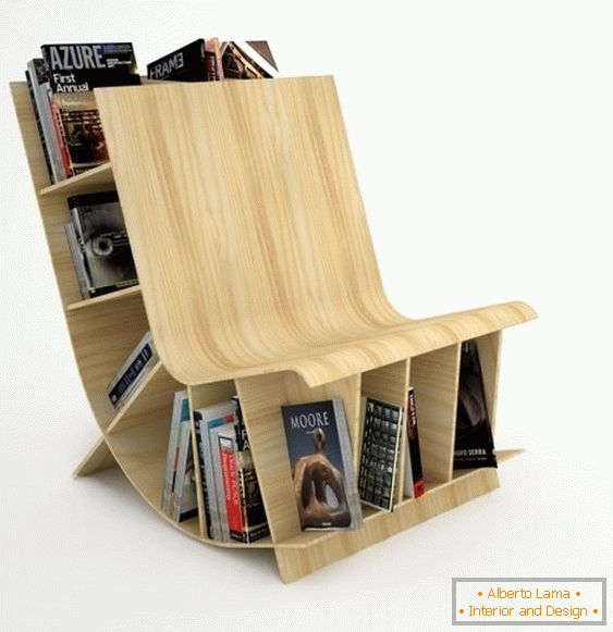 Bibliothèque-chaise en bois du studio Fishbol Design Atelier
