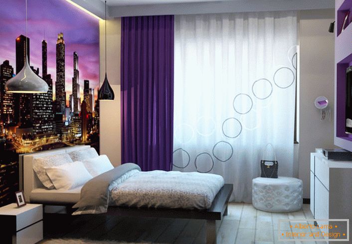 L'intérieur moderne de la chambre est confortable, pratique et confortable. 