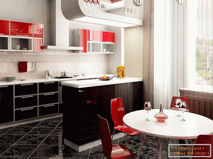 La combinaison classique du blanc, du rouge et du noir. Un magnifique comptoir de bar séparant les espaces de travail et de restauration.