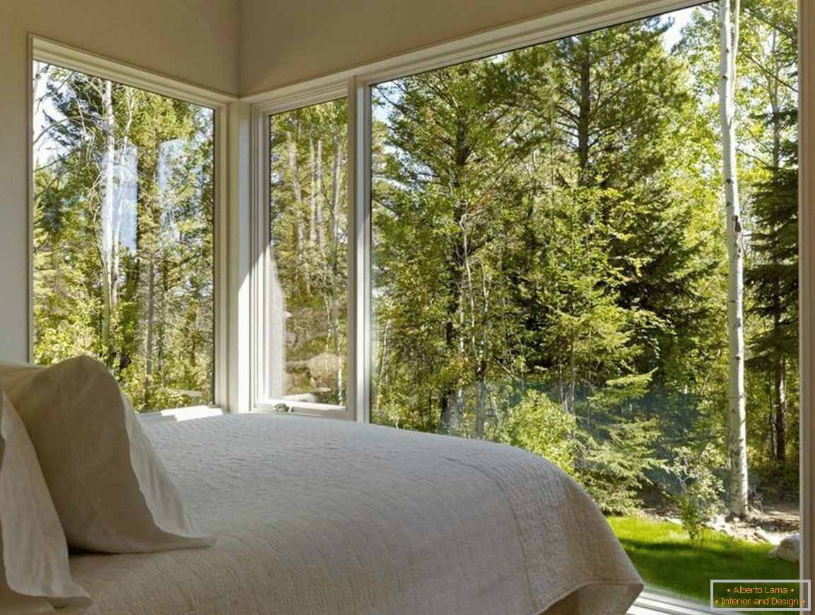 La chambre с видом на лес