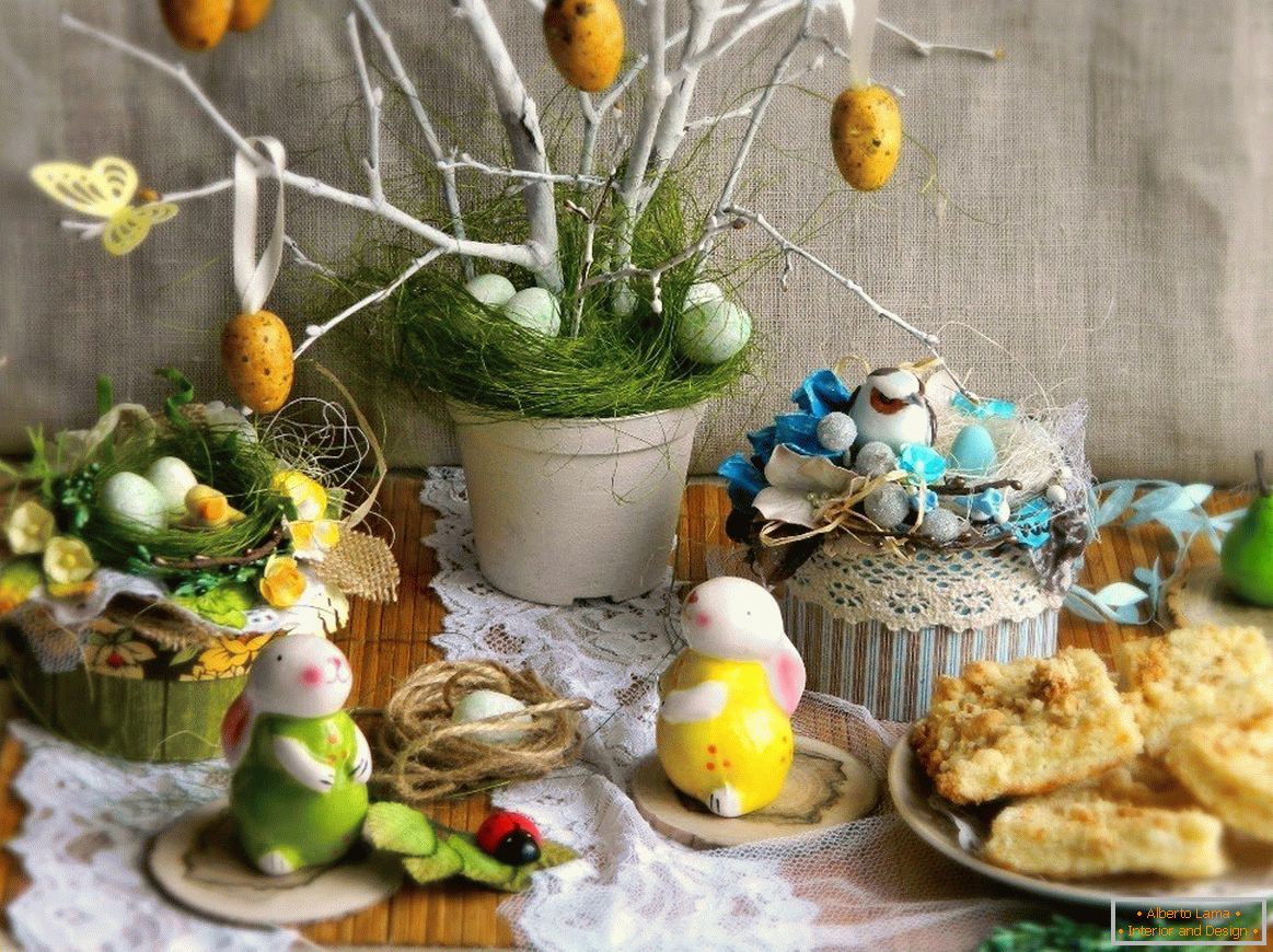 Lièvre de Pâques sur la table