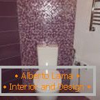 Mosaïque плитка фиолетового цвета в дизайне туалета