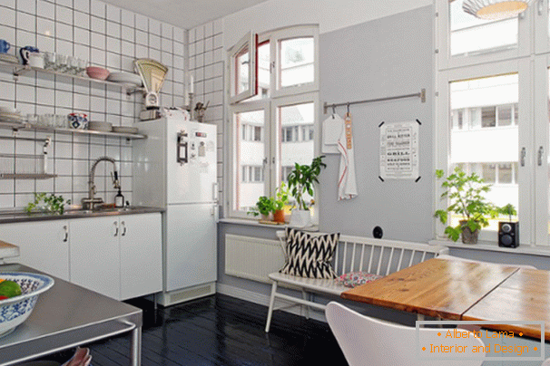 La cuisine d'un petit appartement à Stockholm