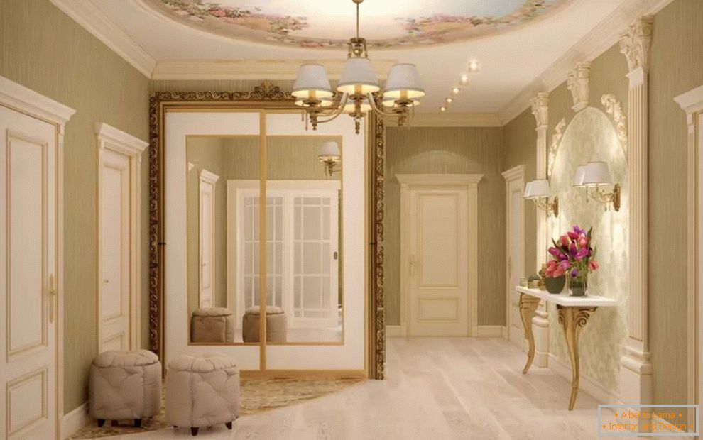 Design du couloir dans le style classique