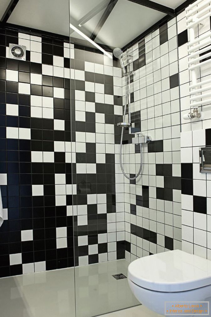 Salle de bains studios en noir et blanc