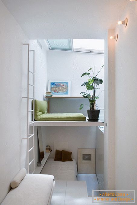 L'intérieur d'un très petit appartement à Madrid