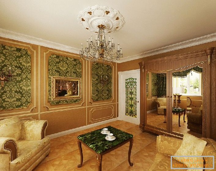 La couleur verte noble en combinaison avec l'or jaune semble rentable dans une chambre d'invité dans le style.