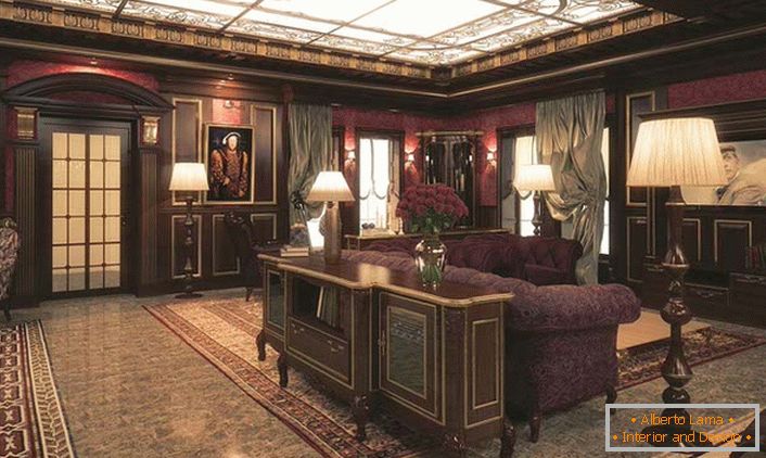 Un salon spacieux dans le style victorien d'un club d'élite conservant les traditions anglaises.
