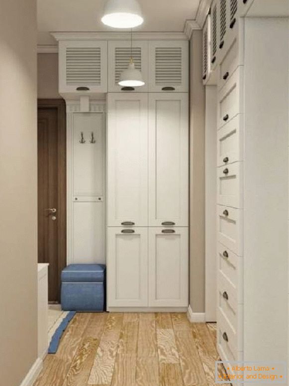 armoire dans le couloir avec portes battantes, photo 5
