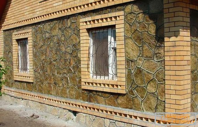 Finition des façades de maisons en pierre naturelle